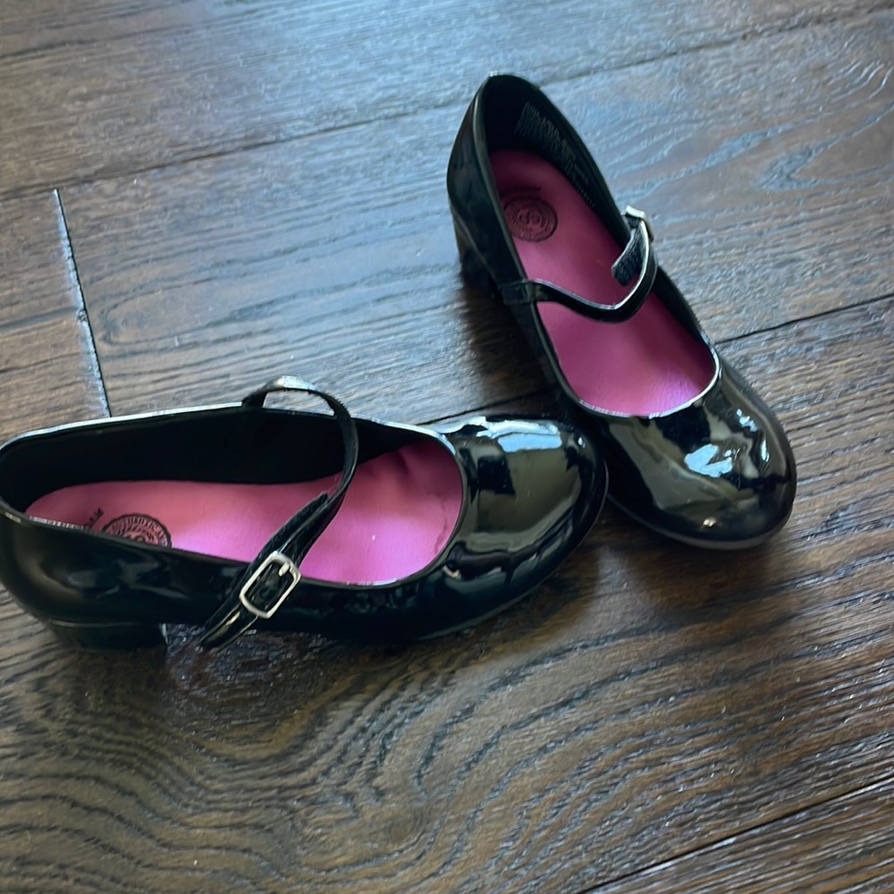 Girls shoes size 2